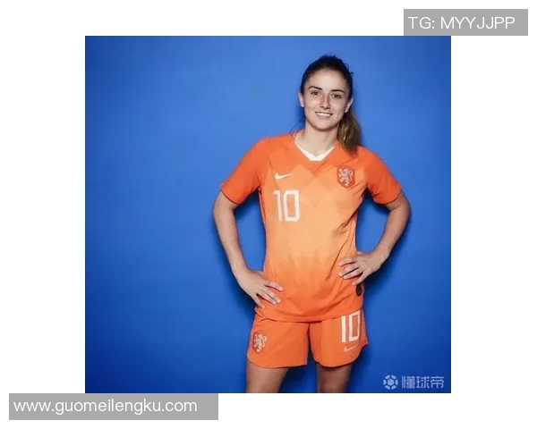 荷兰女足球星范德东克:从少年到世界舞台的闪耀之路 荷兰女足球星范德东克:从少年到世界舞台的闪耀之路