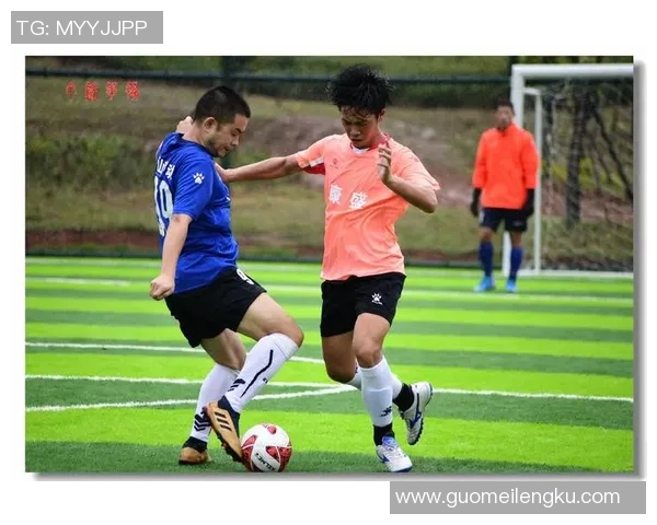 足球巨星英姿飒爽直拍定格瞬间彰显魅力与实力